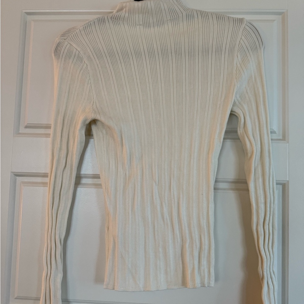 Abercrombie & Fitch Cream Ribbed Turtleneck light Sweater shirt